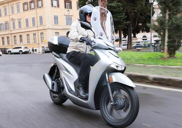 SH 125i e 150i 2026 TEST: tante novità e tante conferme per il best seller Honda [VIDEO E GALLERY] 