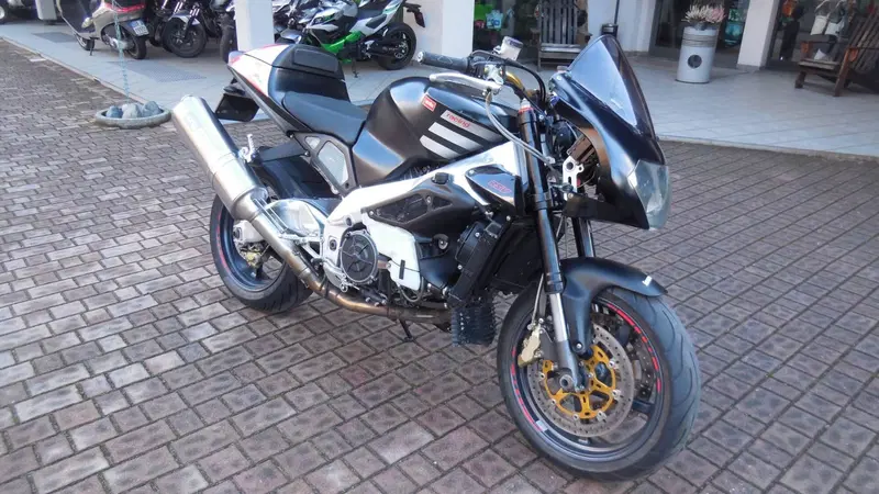Aprilia RSV 1000 (2002) (3)