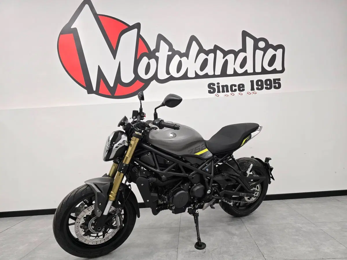 Benelli 752 S (2022 - 25) (2)