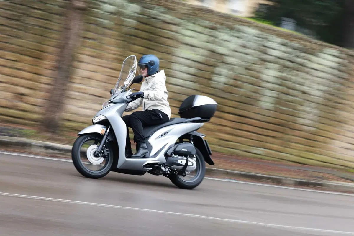 SH 125i e 150i 2026 TEST: tante novità e tante conferme per il best seller Honda [VIDEO E GALLERY]  (9)