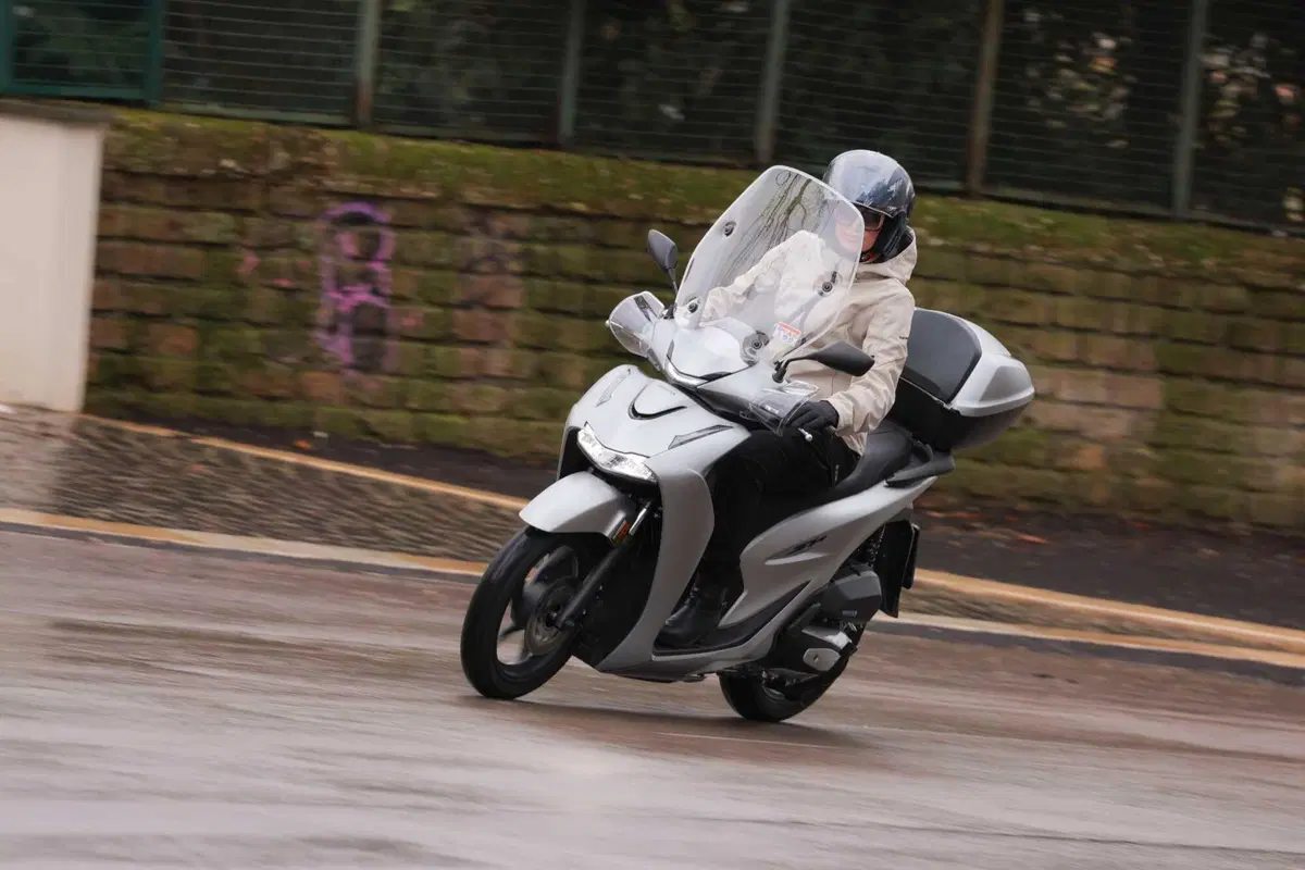 SH 125i e 150i 2026 TEST: tante novità e tante conferme per il best seller Honda [VIDEO E GALLERY]  (11)