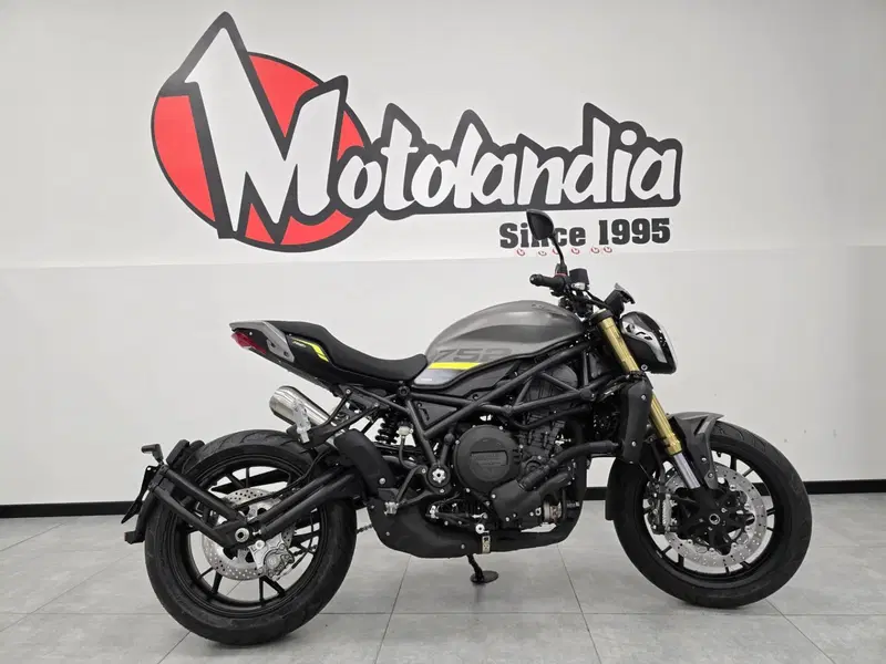 Benelli 752 S (2022 - 25) (4)
