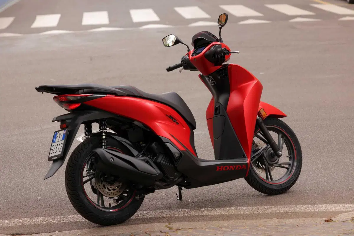 SH 125i e 150i 2026 TEST: tante novità e tante conferme per il best seller Honda [VIDEO E GALLERY]  (12)