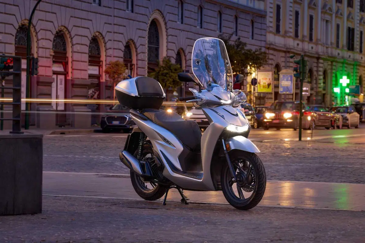 SH 125i e 150i 2026 TEST: tante novità e tante conferme per il best seller Honda [VIDEO E GALLERY]  (14)
