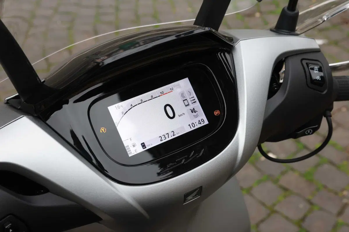 SH 125i e 150i 2026 TEST: tante novità e tante conferme per il best seller Honda [VIDEO E GALLERY]  (20)