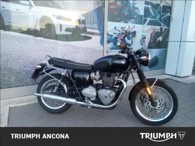 Triumph Bonneville T120 Stealth Edition (2024) usata