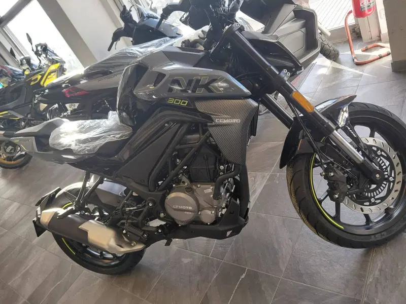 CFMOTO 300NK (2021 - 26) (4)