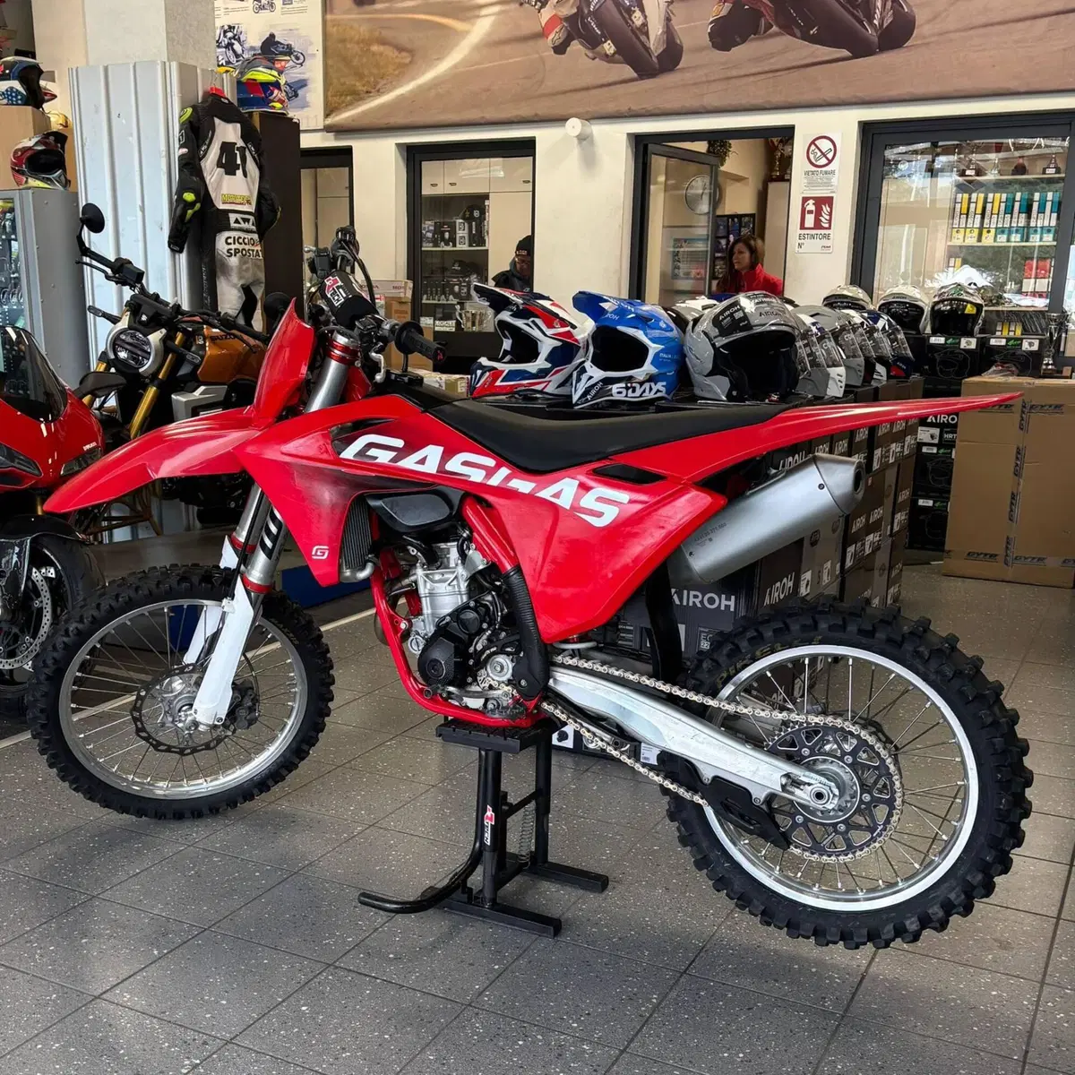 GASGAS MC 350 F (2024) (2)