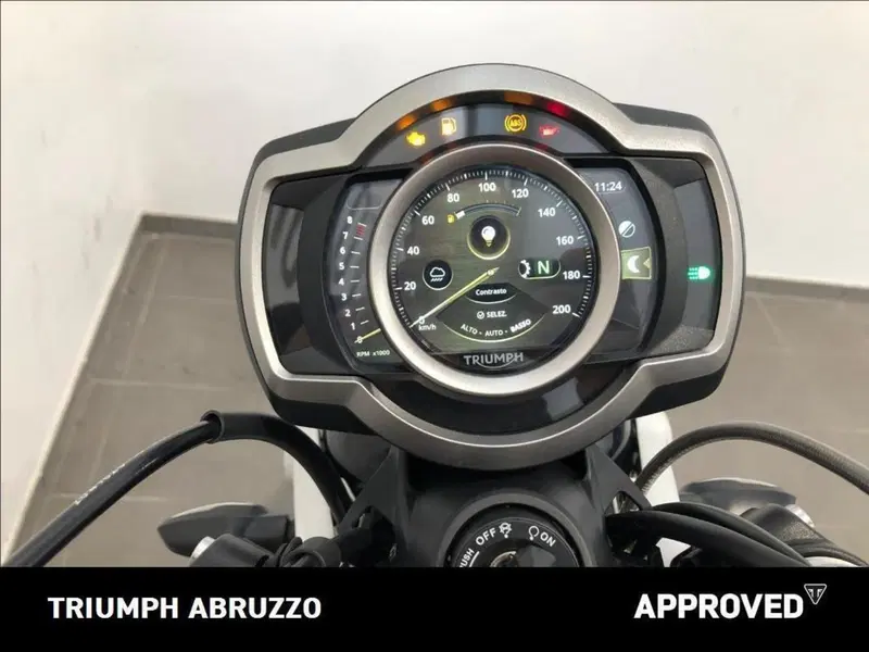 Triumph Scrambler 1200 XE (2024 - 25) (10)