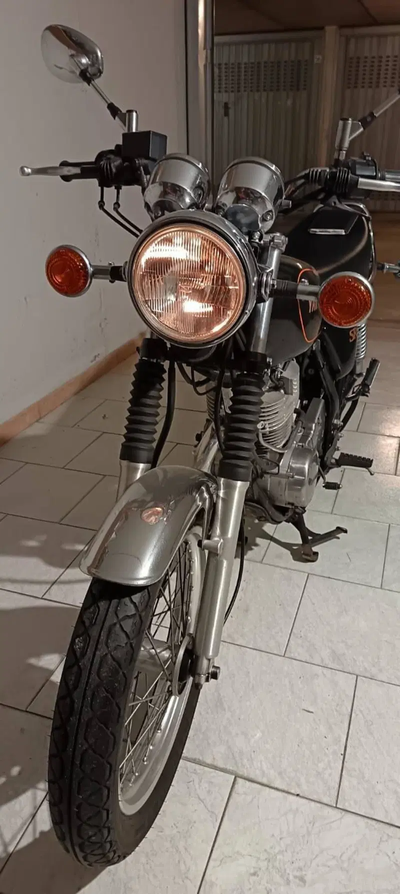 Yamaha SR 400 (2013 - 17) (4)