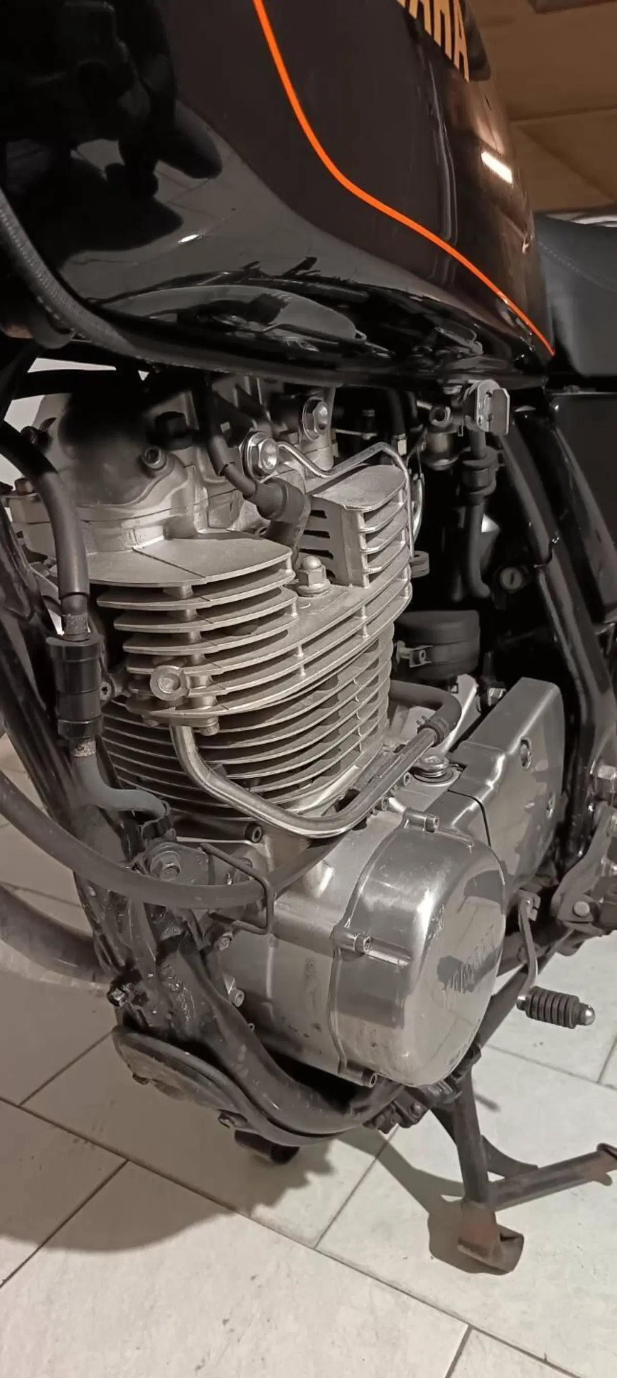 Yamaha SR 400 (2013 - 17) (6)