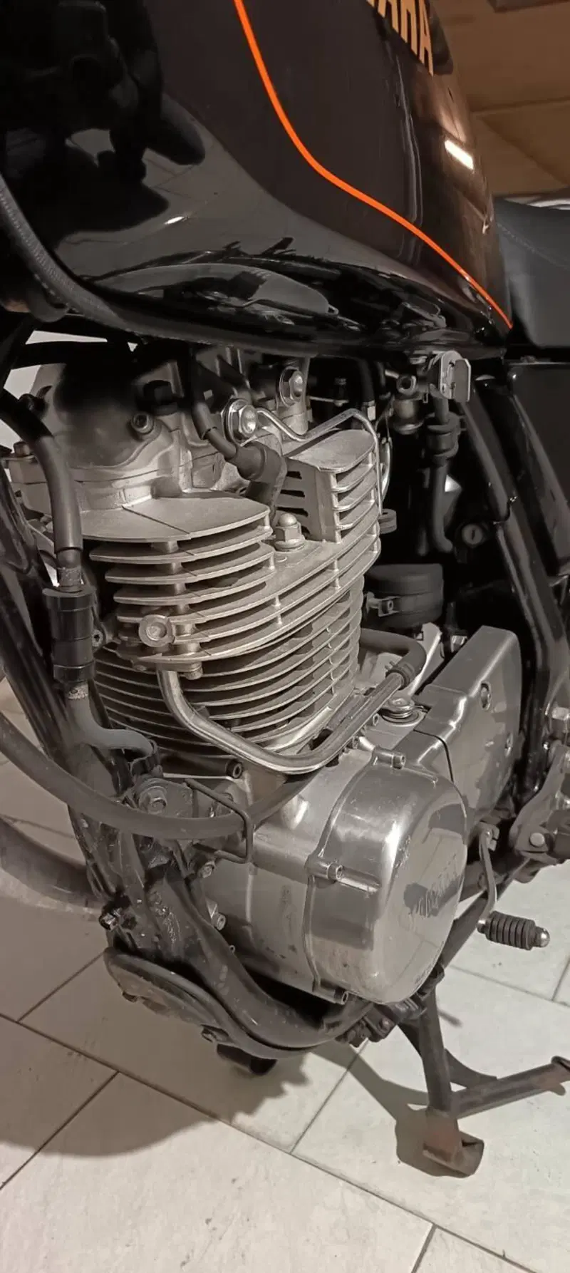 Yamaha SR 400 (2013 - 17) (6)
