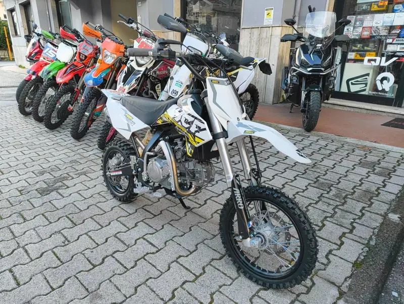 YCF Pilot 125 (2024 - 26) (2)