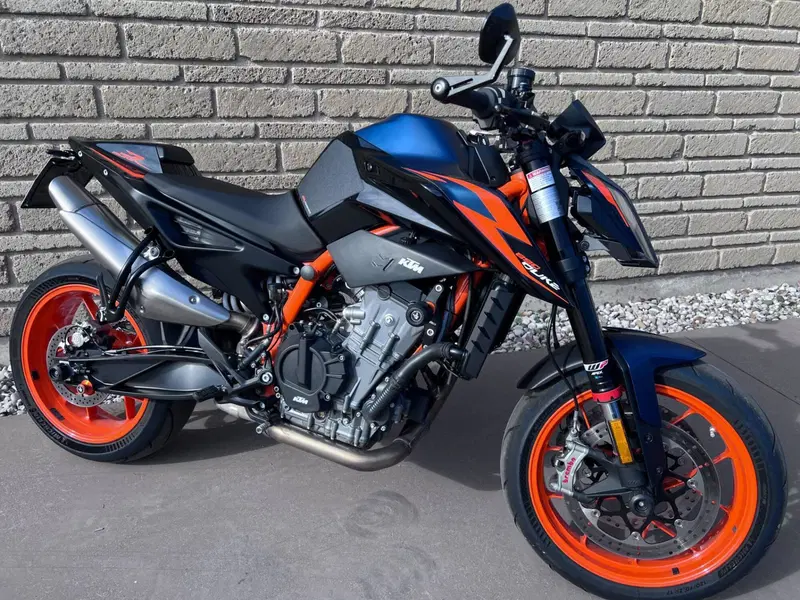 KTM 890 Duke R (2022 - 23)