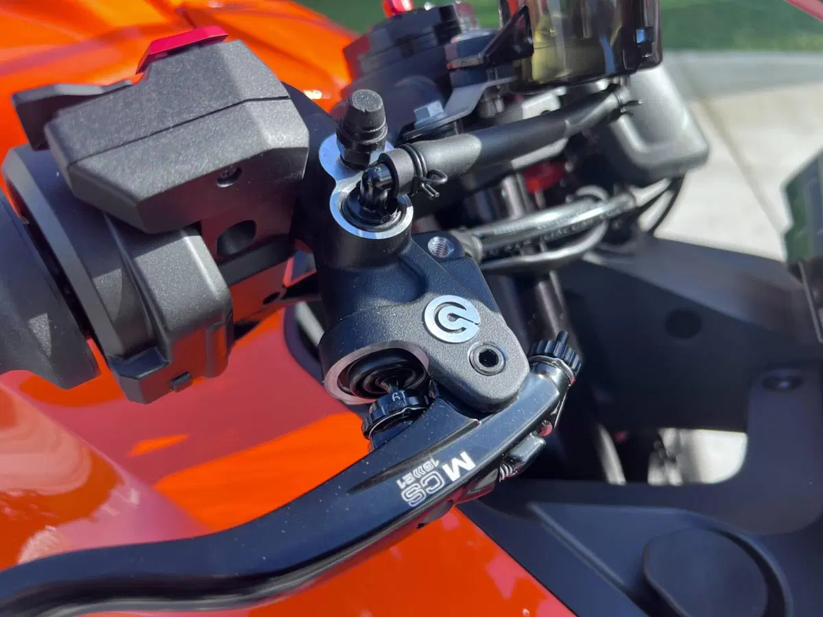 KTM 990 RC R (2026) (3)