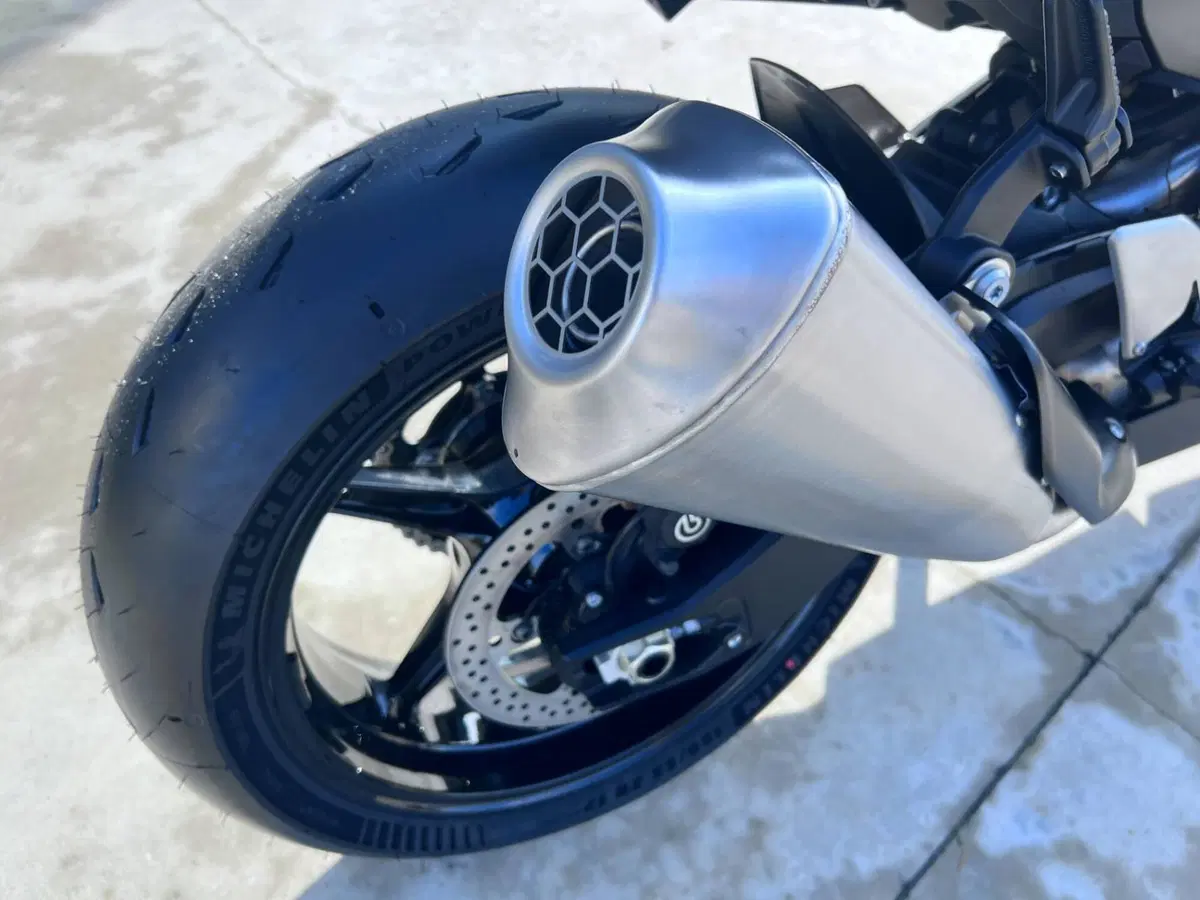 KTM 990 RC R (2026) (8)