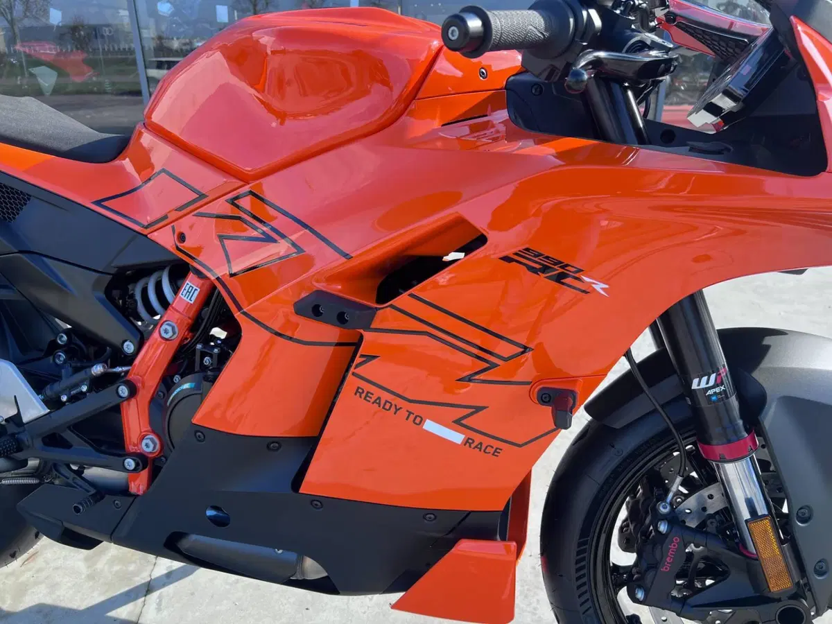 KTM 990 RC R (2026) (11)