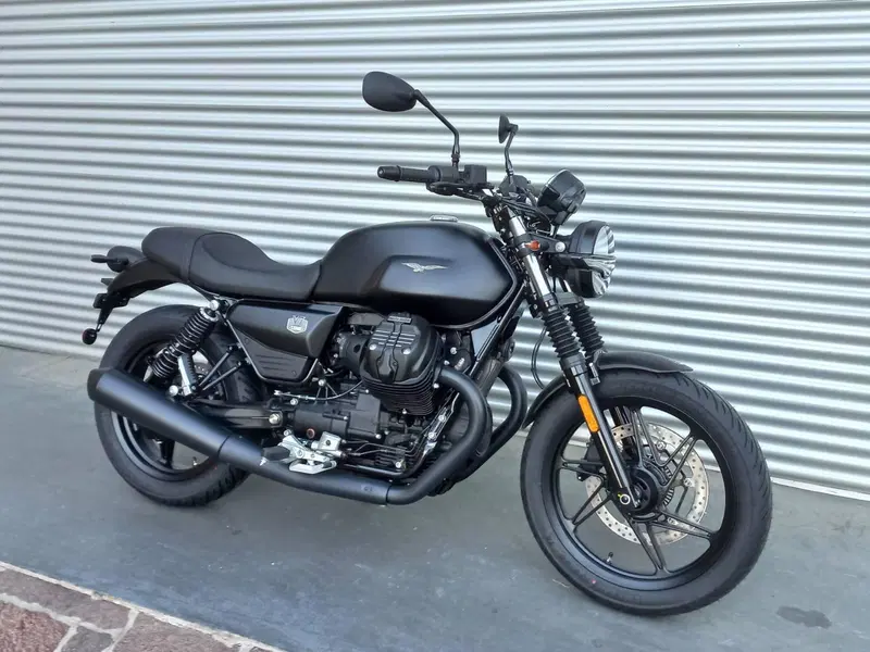 Moto Guzzi V7 Stone (2025 - 26) (3)