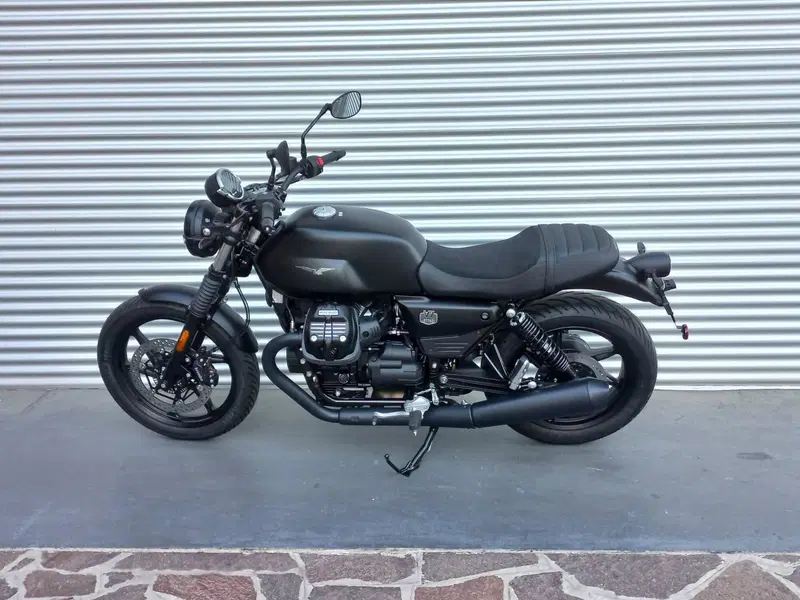 Moto Guzzi V7 Stone (2025 - 26) (5)