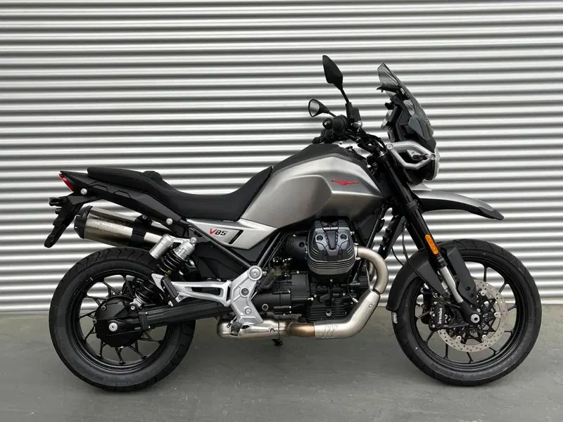Moto Guzzi V85 Strada (2024 - 26) (2)