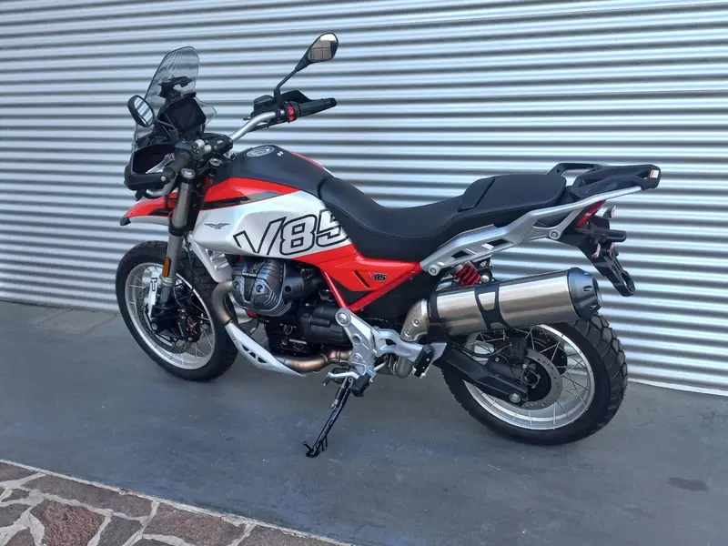 Moto Guzzi V85 TT (2024 - 26) (6)