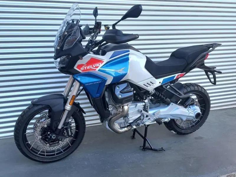 Moto Guzzi Stelvio Duecento Tributo (2025 - 26) (4)
