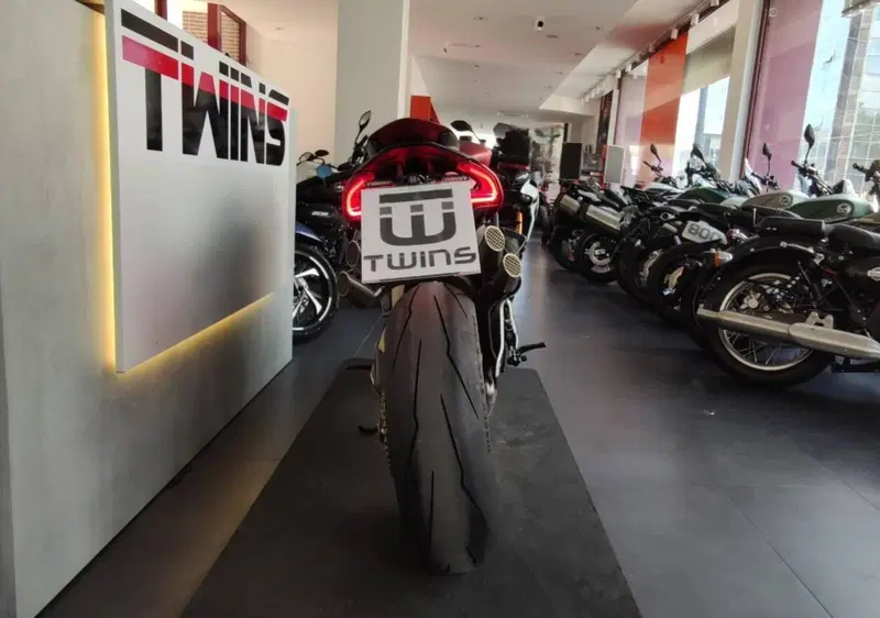 MV Agusta Brutale 1000 Serie Oro (2019 - 20) (7)