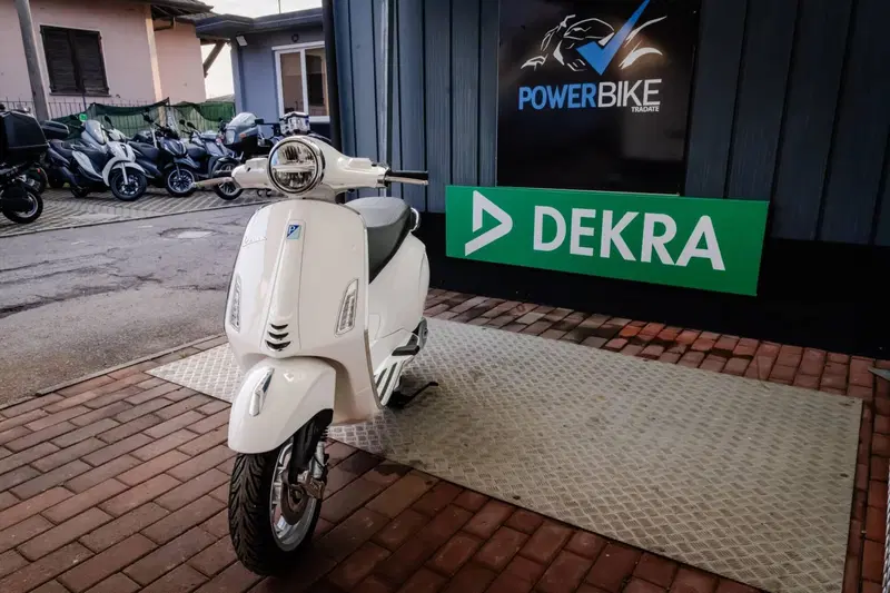 Vespa Primavera 125 (2024 - 25) (10)