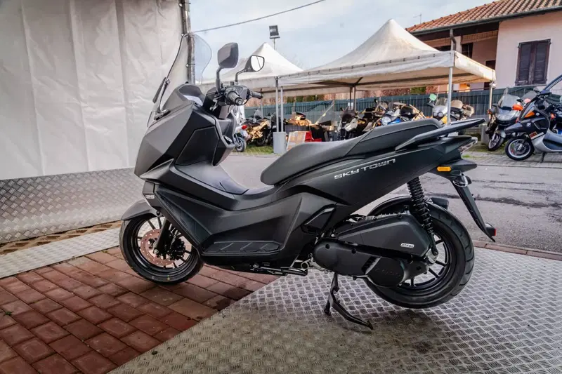 Kymco Skytown 125i (2024 - 26) (6)
