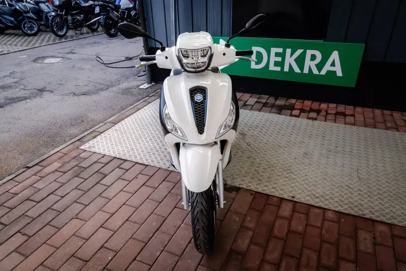 Piaggio Medley 125 S (2025 - 26) (16)