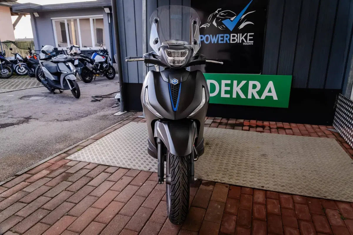 Piaggio Beverly 400 S (2025 - 26) (5)