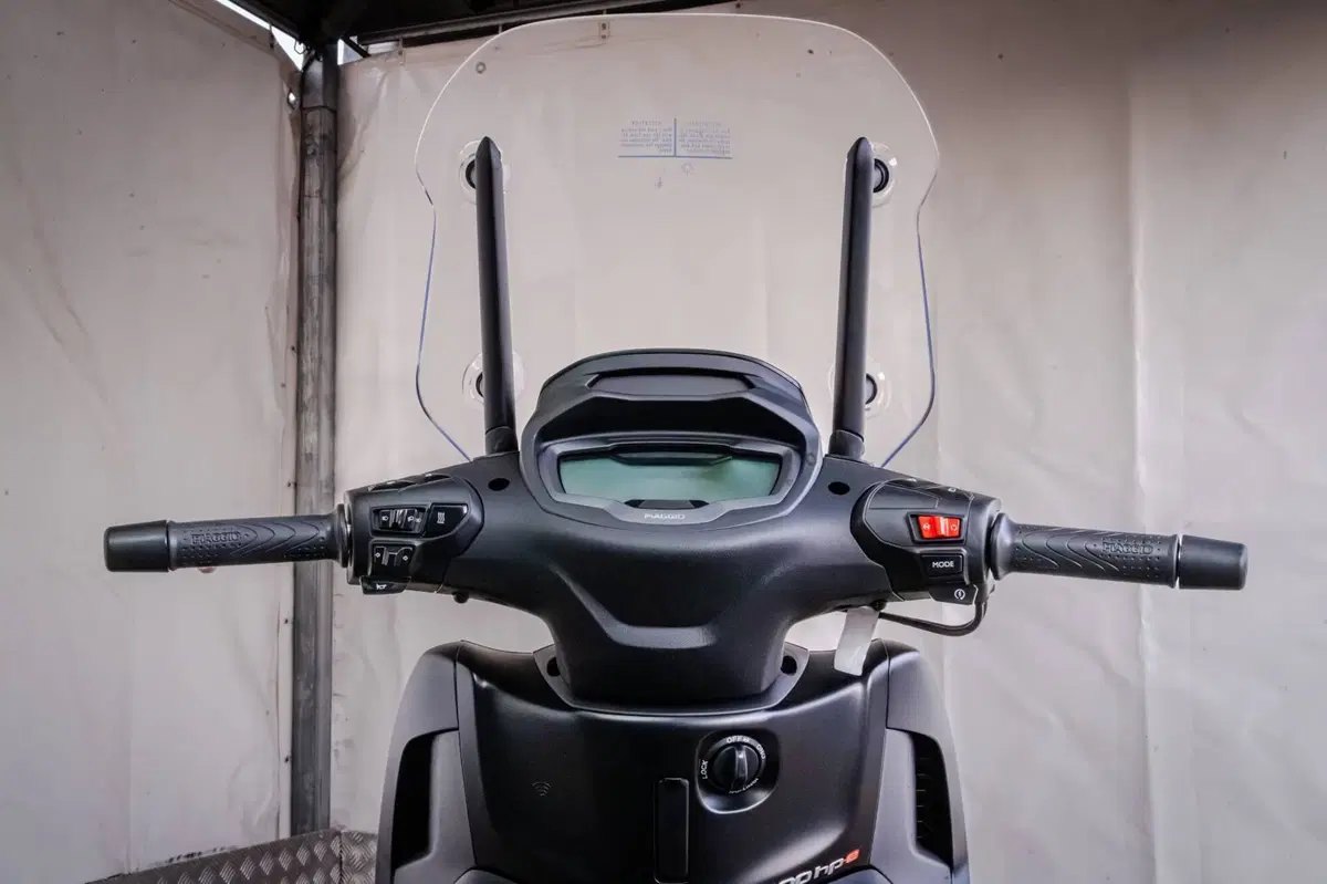 Piaggio Beverly 400 S (2025 - 26) (8)