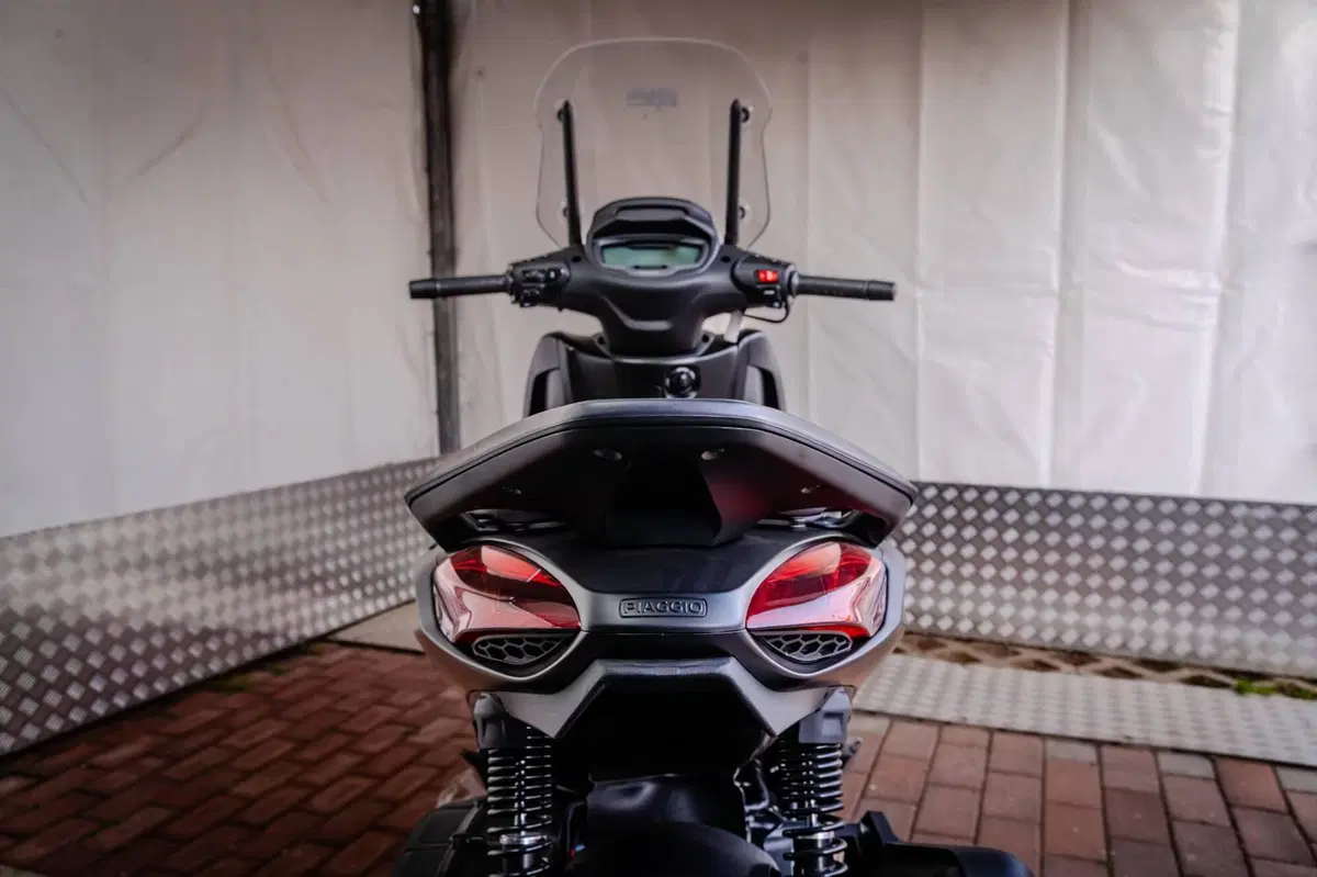Piaggio Beverly 400 S (2025 - 26) (10)