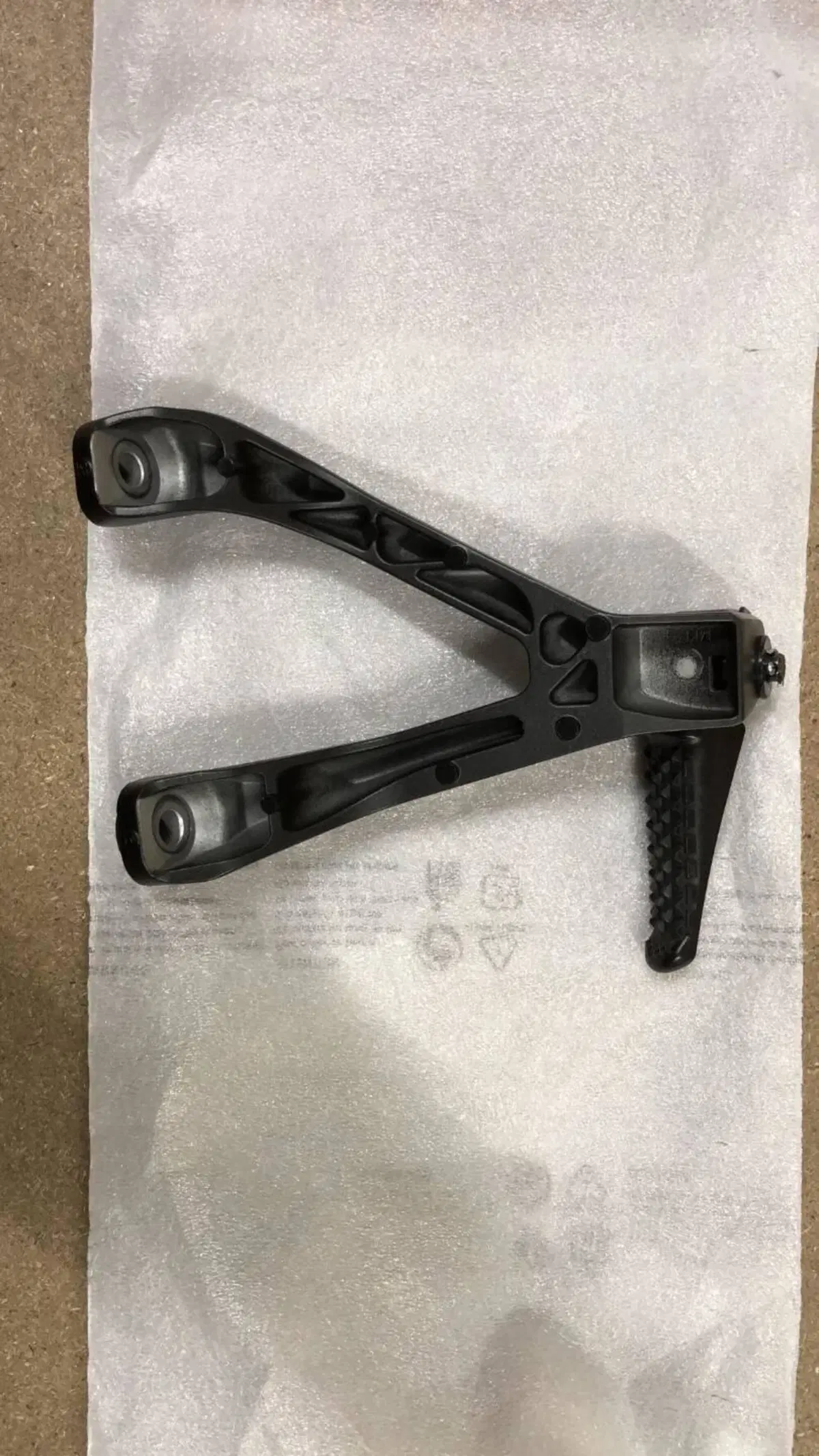PEDANA POSTERIORE DESTRA COMPLETA PER HONDA CBR 10 (2)