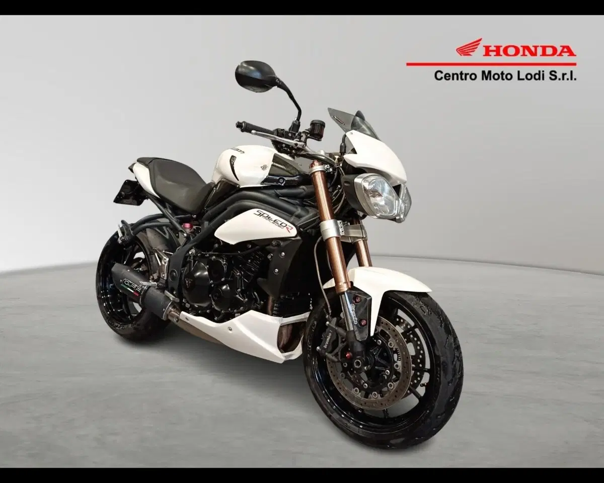 Triumph Speed Triple 1050 R ABS (2011 - 15) (2)