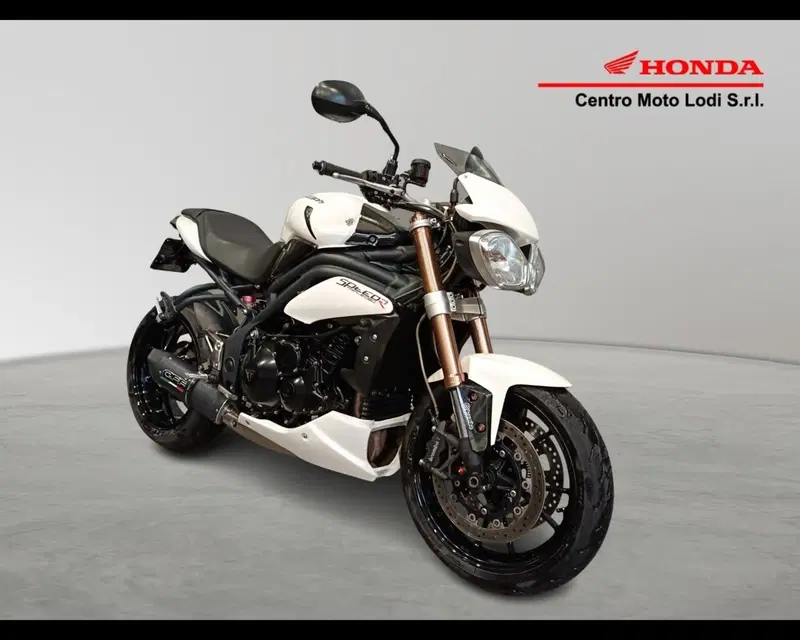 Triumph Speed Triple 1050 R ABS (2011 - 15) (2)