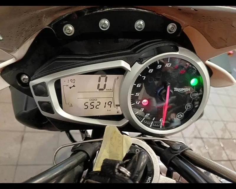 Triumph Speed Triple 1050 R ABS (2011 - 15) (5)