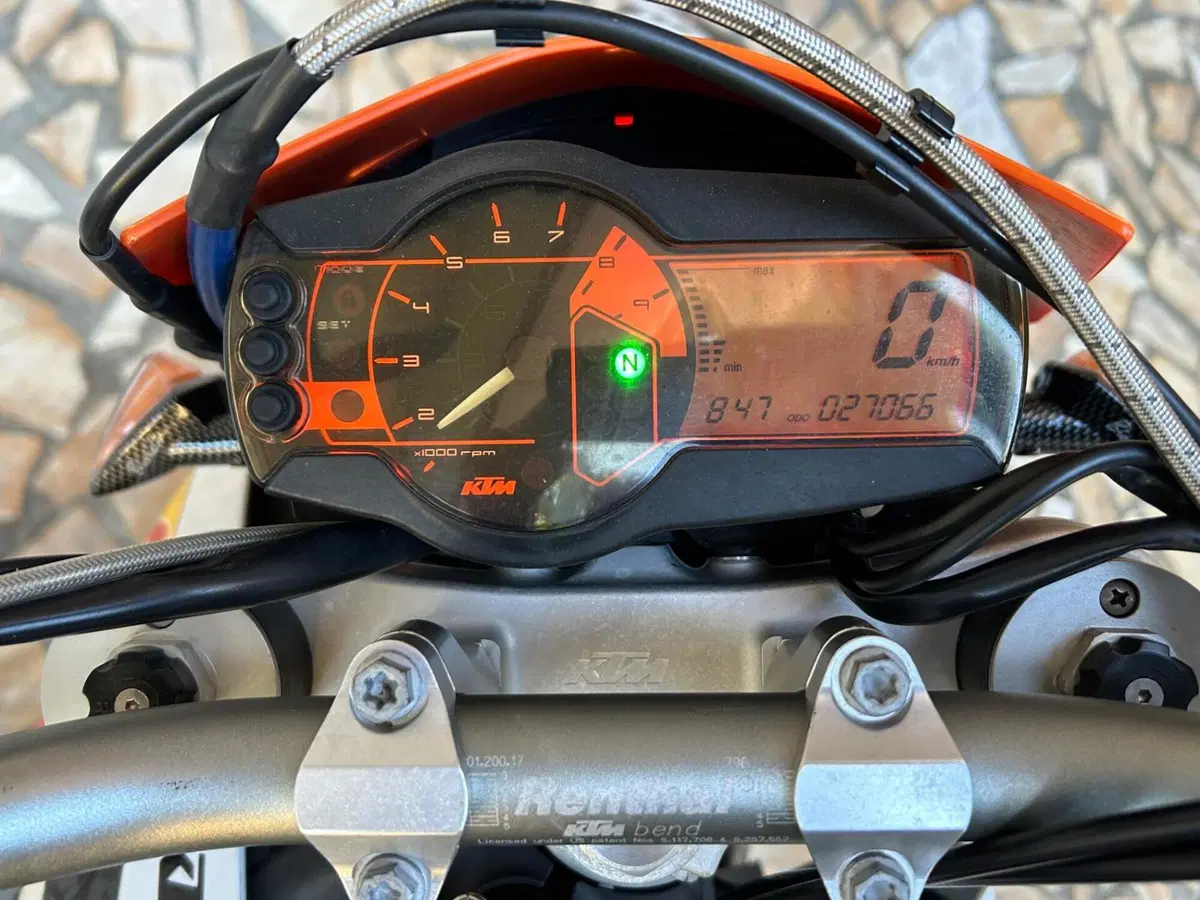 KTM 690 SMC (2008- 11) (3)