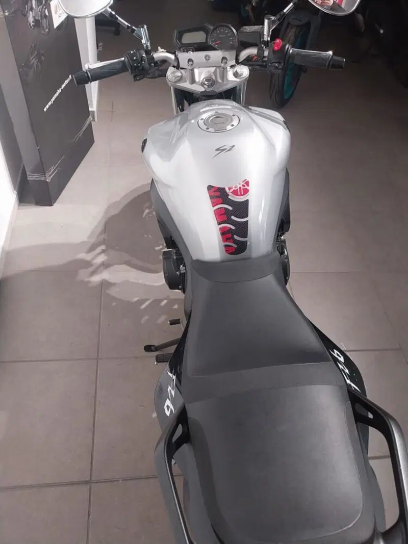 Yamaha FZ6 S2 (2007 - 11) (2)