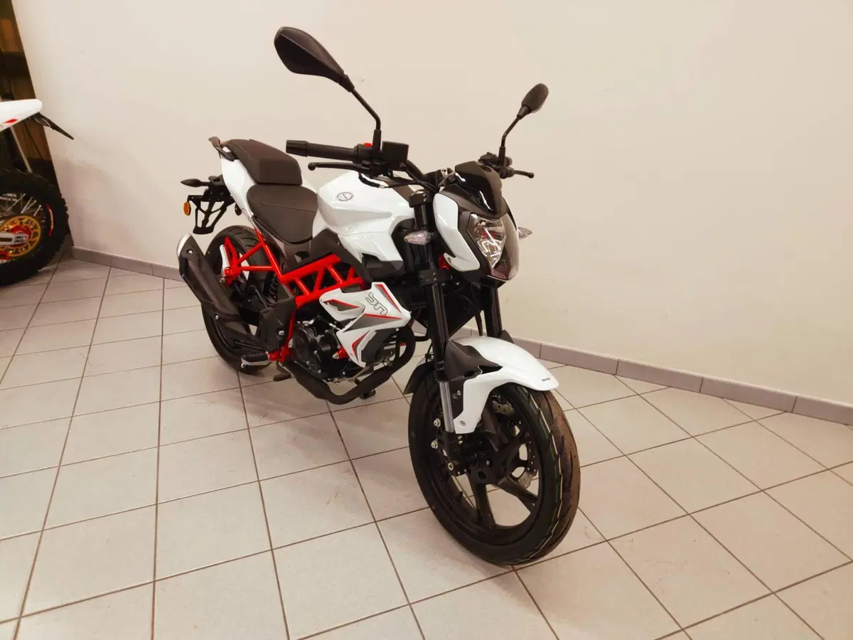 Benelli BN 125 (2026) (3)