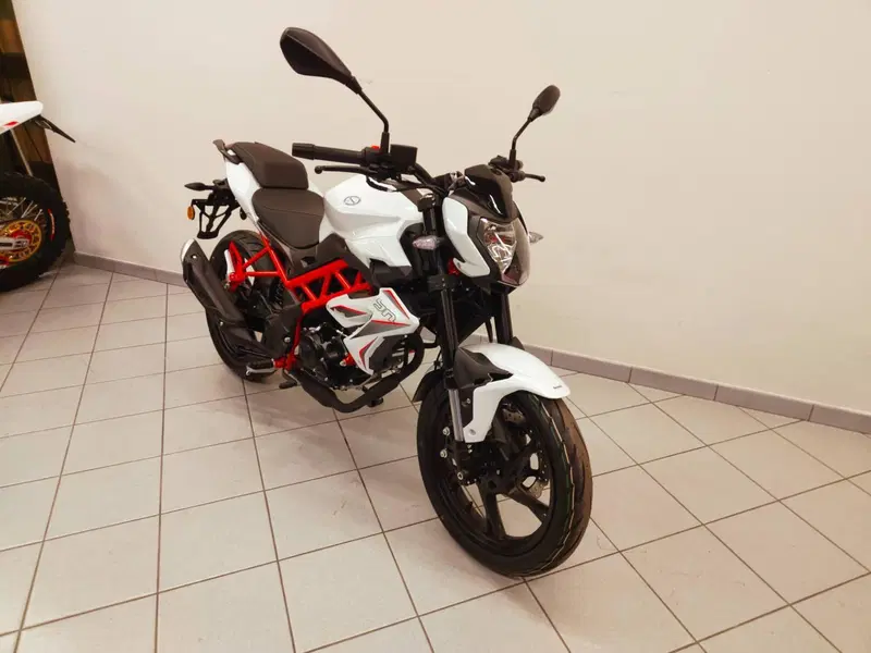 Benelli BN 125 (2026) (3)