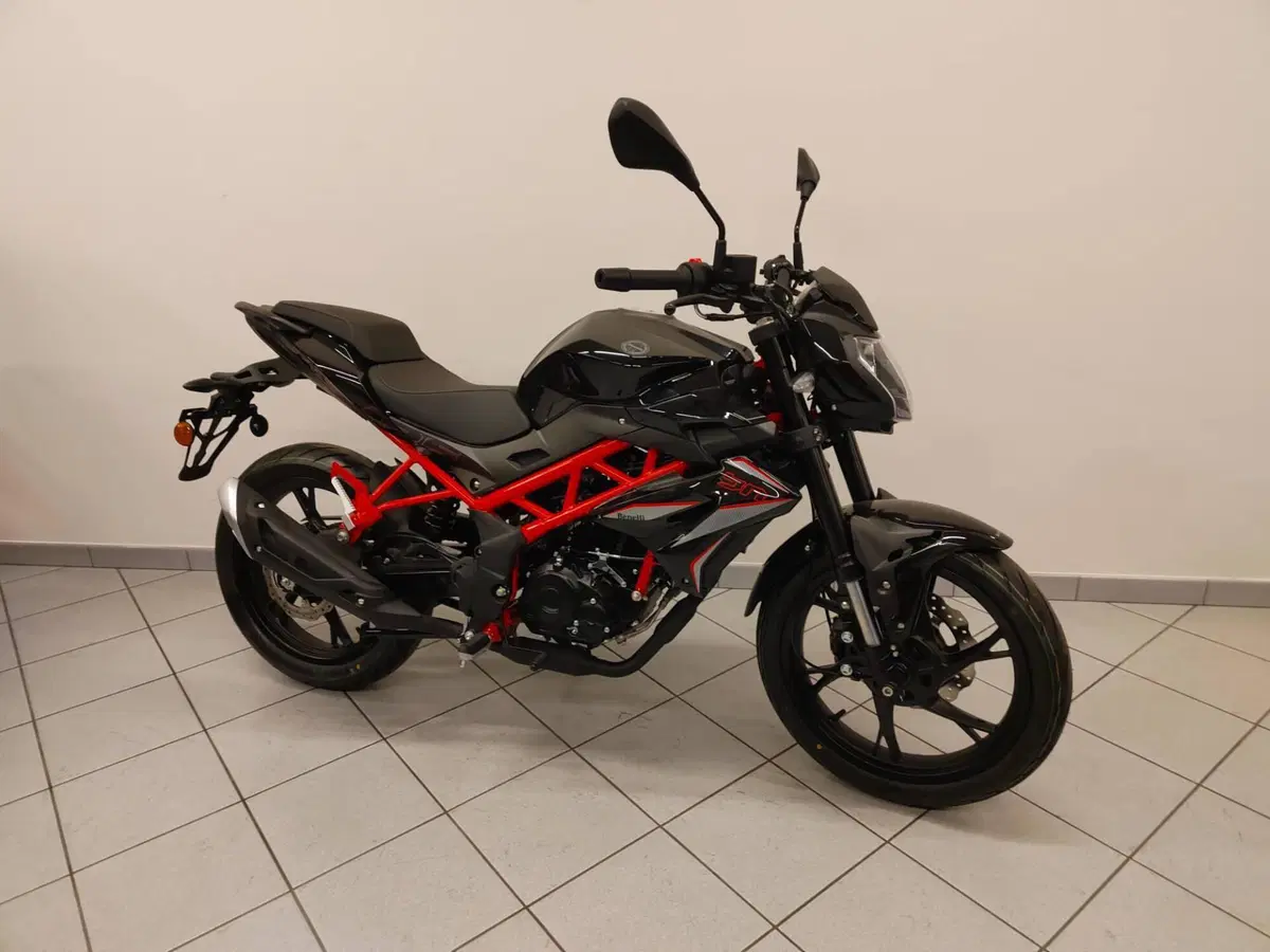 Benelli BN 125 (2026) (3)