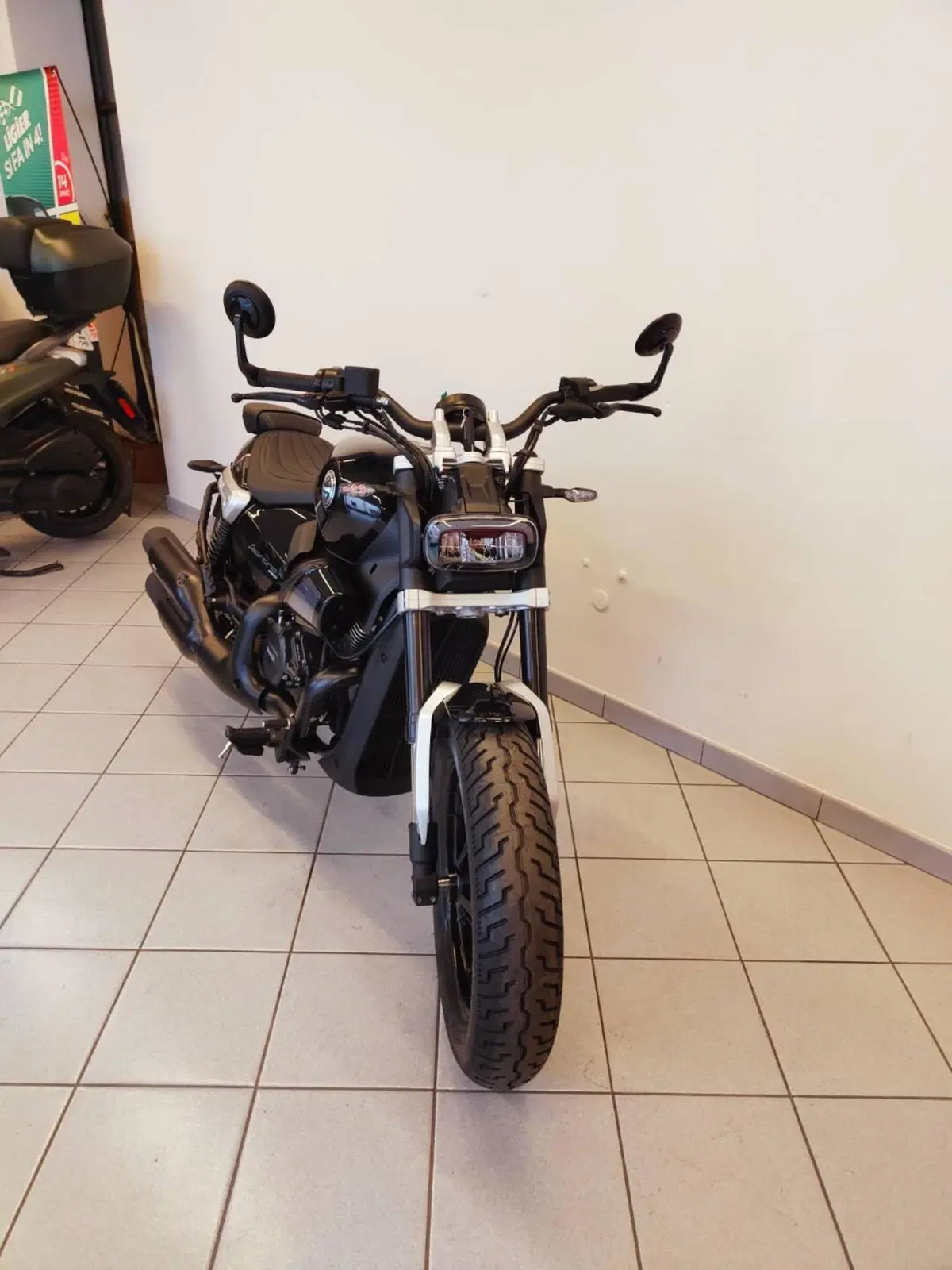 Benelli Leoncino 400 Bobber (2026) (6)