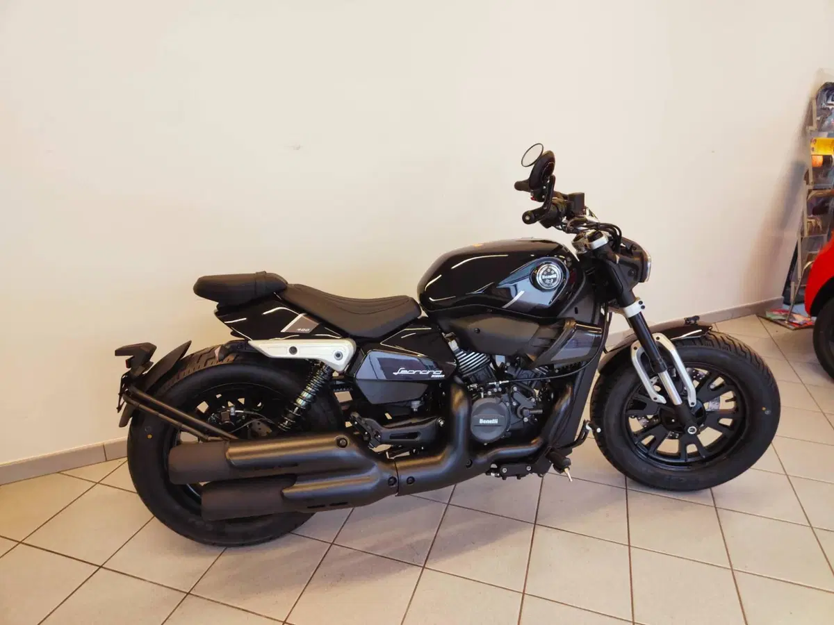 Benelli Leoncino 400 Bobber (2026) (8)