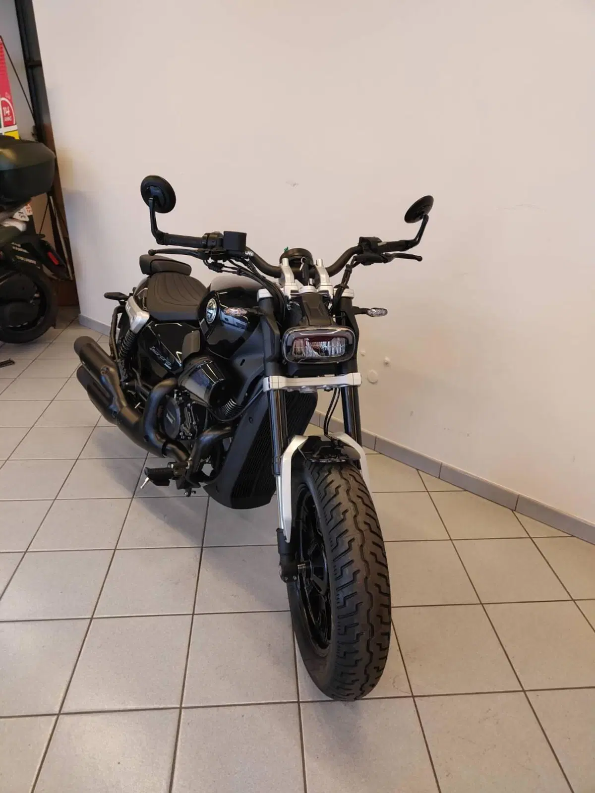 Benelli Leoncino 400 Bobber (2026) (15)