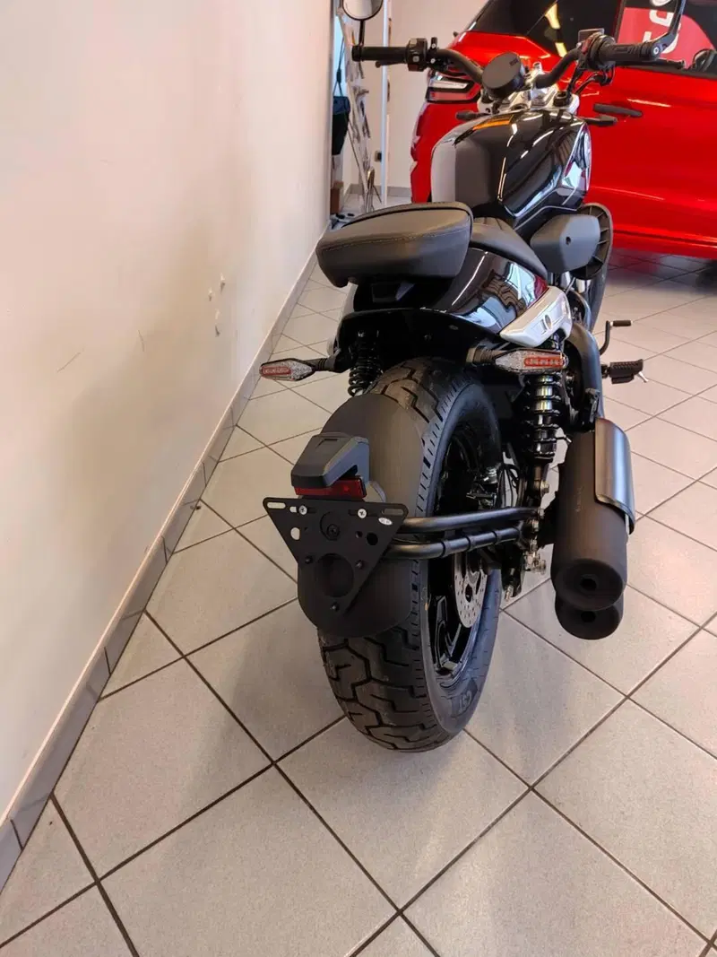 Benelli Leoncino 400 Bobber (2026) (18)