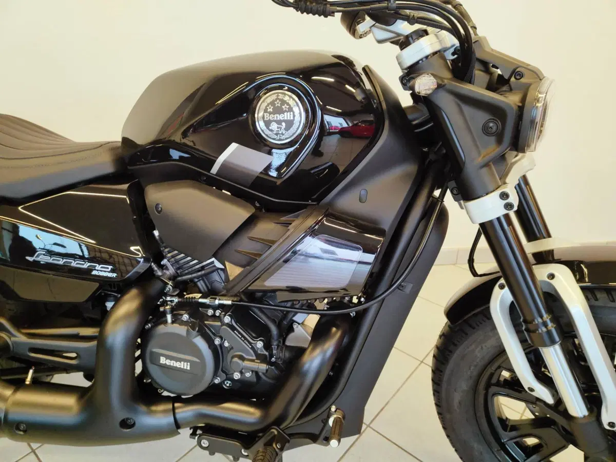 Benelli Leoncino 400 Bobber (2026) (20)