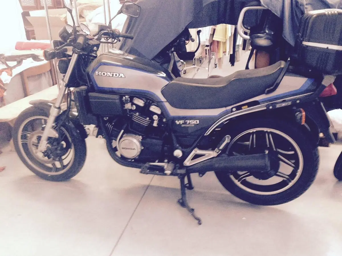 Honda VF 750 S (1985 - 87) (2)