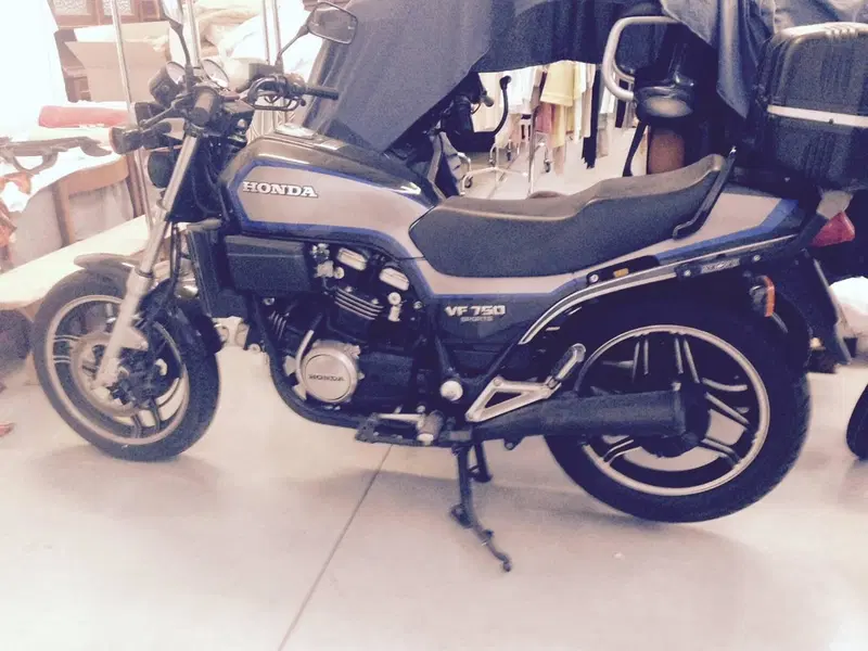 Honda VF 750 S (1985 - 87) (2)