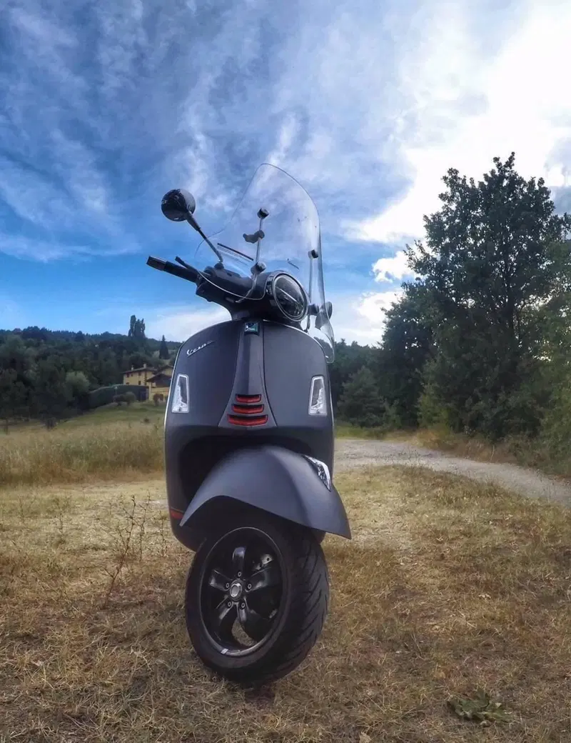 Vespa GTS 300 Super Sport Hpe (2021 - 22) (2)